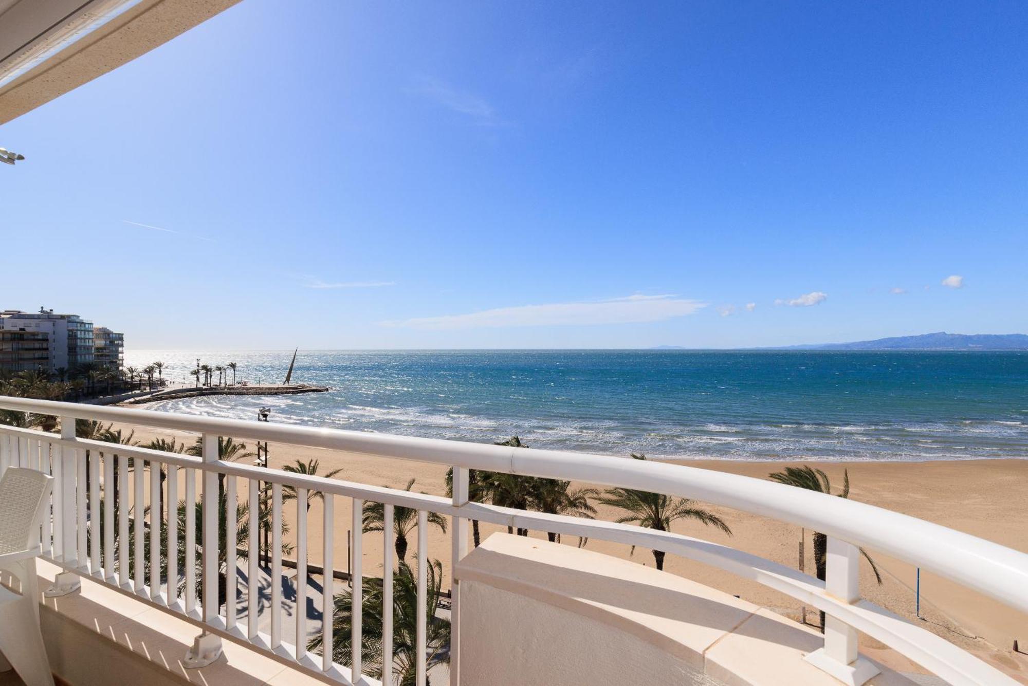 Uhc Santillana Family Complex Salou Bagian luar foto
