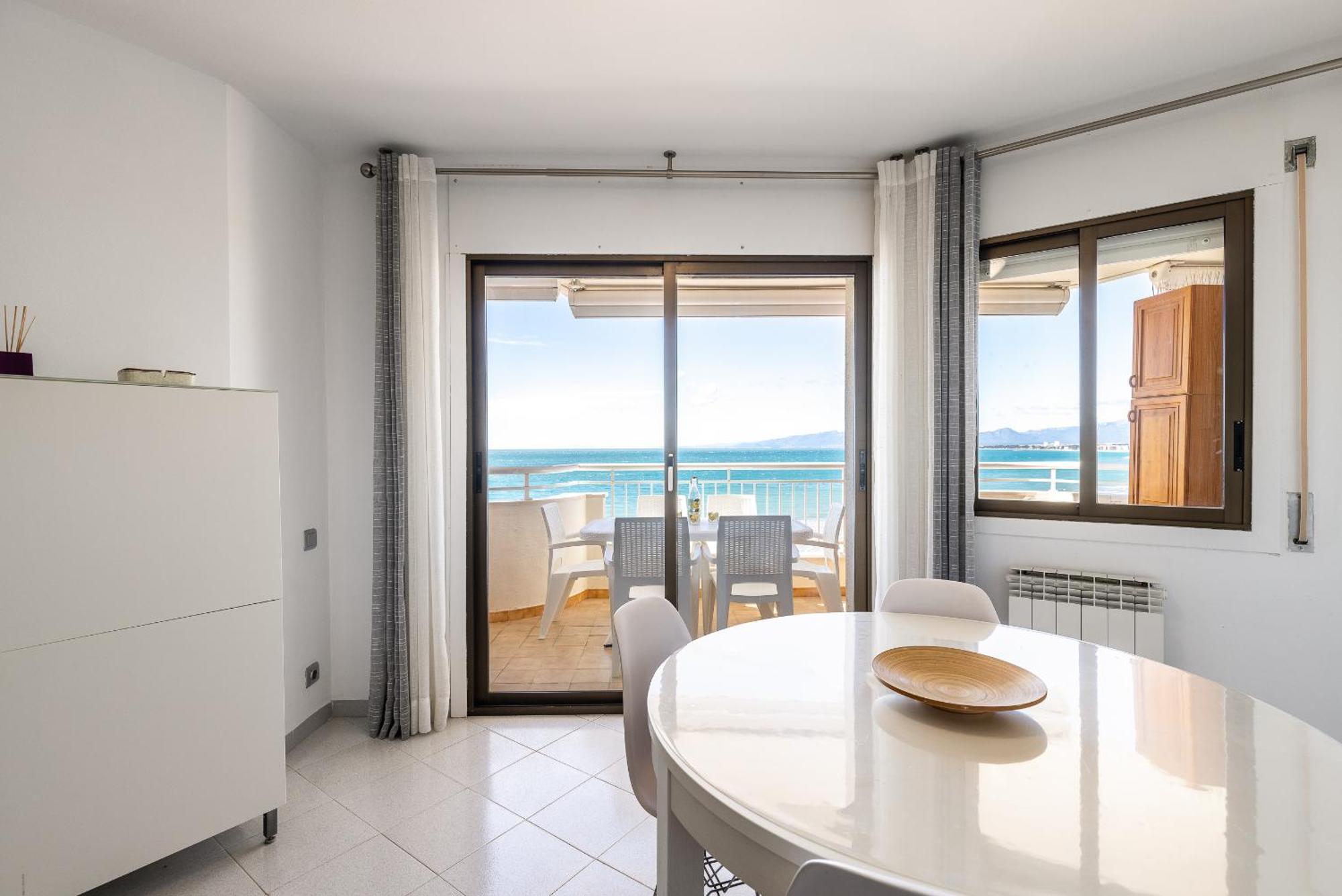 Uhc Santillana Family Complex Salou Bagian luar foto
