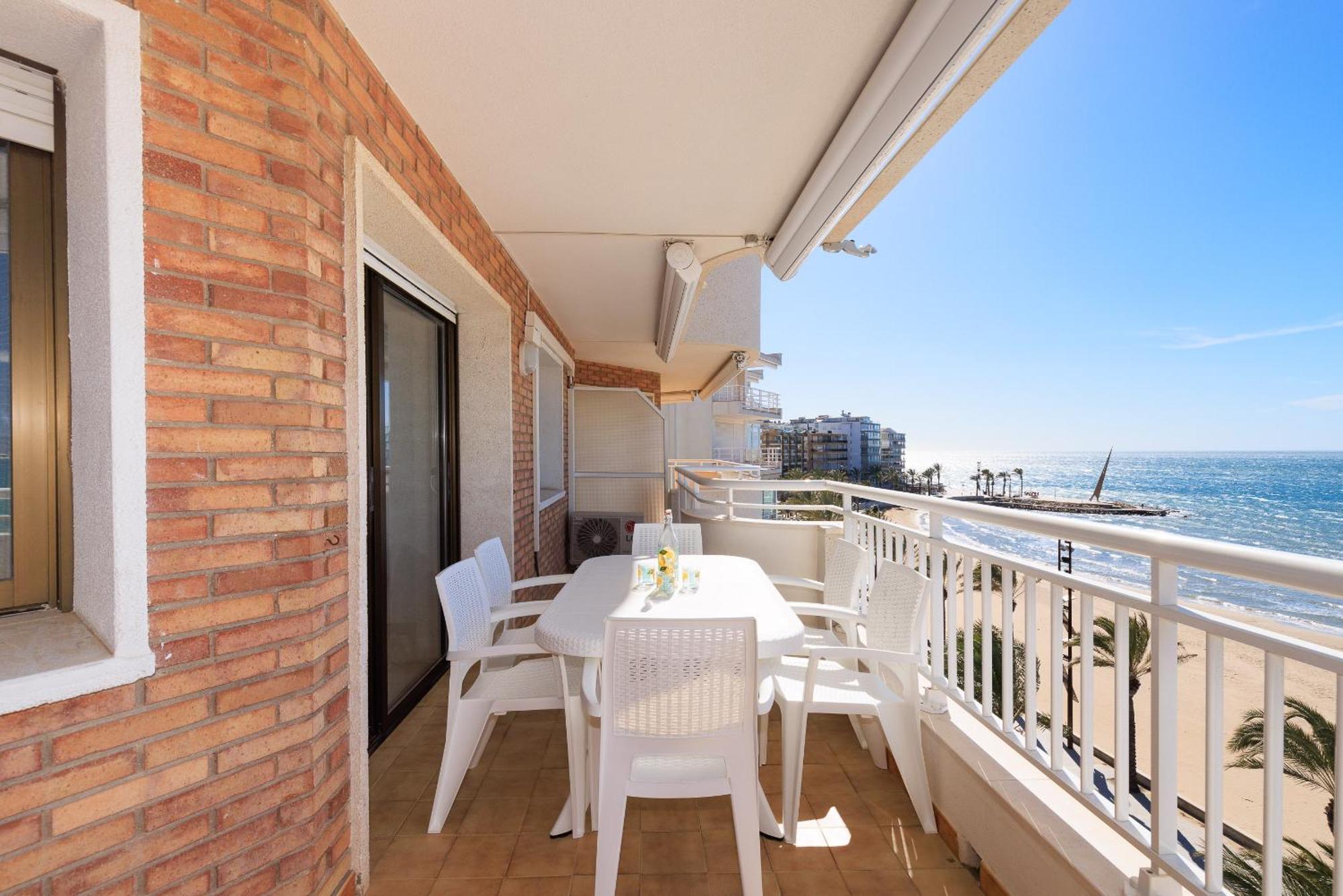 Uhc Santillana Family Complex Salou Bagian luar foto